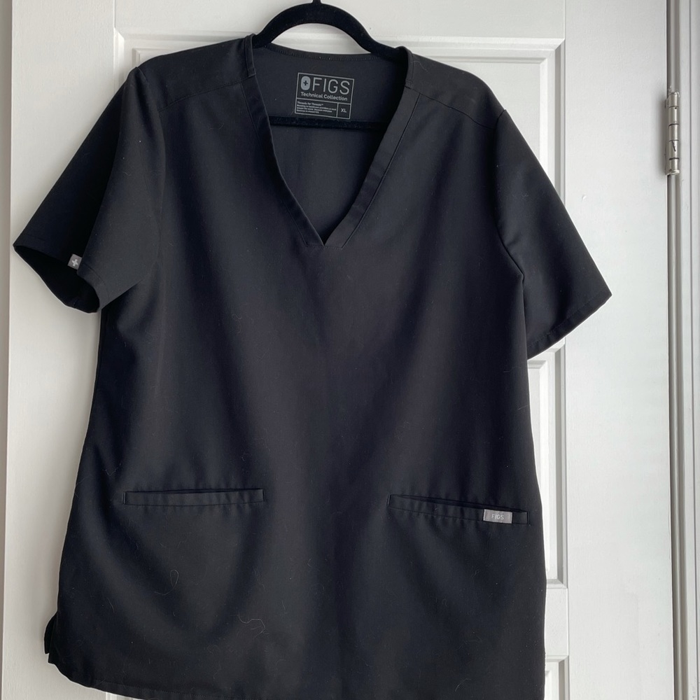 Figs Scrub top